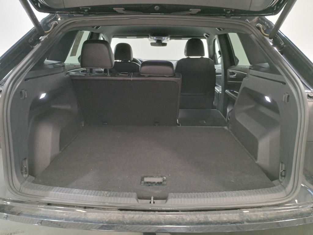 Used 2024 Volkswagen Atlas Cross Sport SE FWD image 25