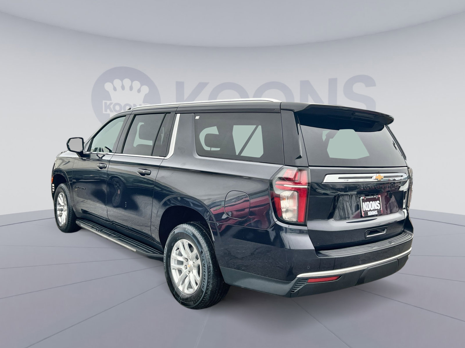 Used 2023 Chevrolet Suburban LS image 4