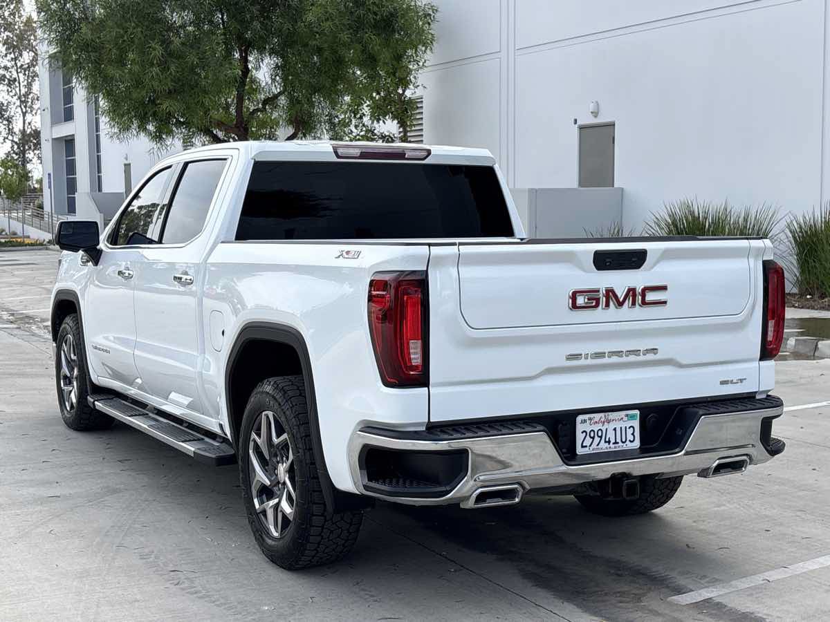 Used 2023 GMC Sierra 1500 SLT w/ SLT Premium Package AWD/4WD image 5