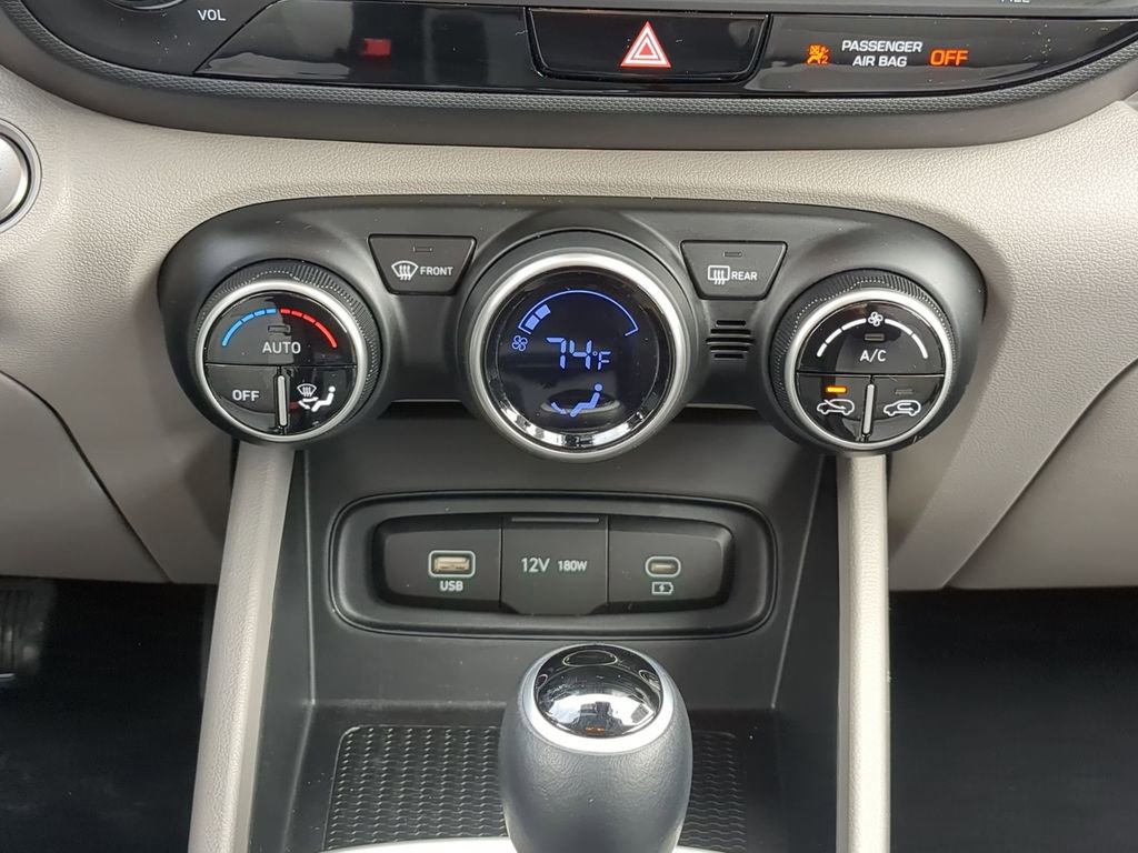 Used 2025 Hyundai Venue SEL image 22