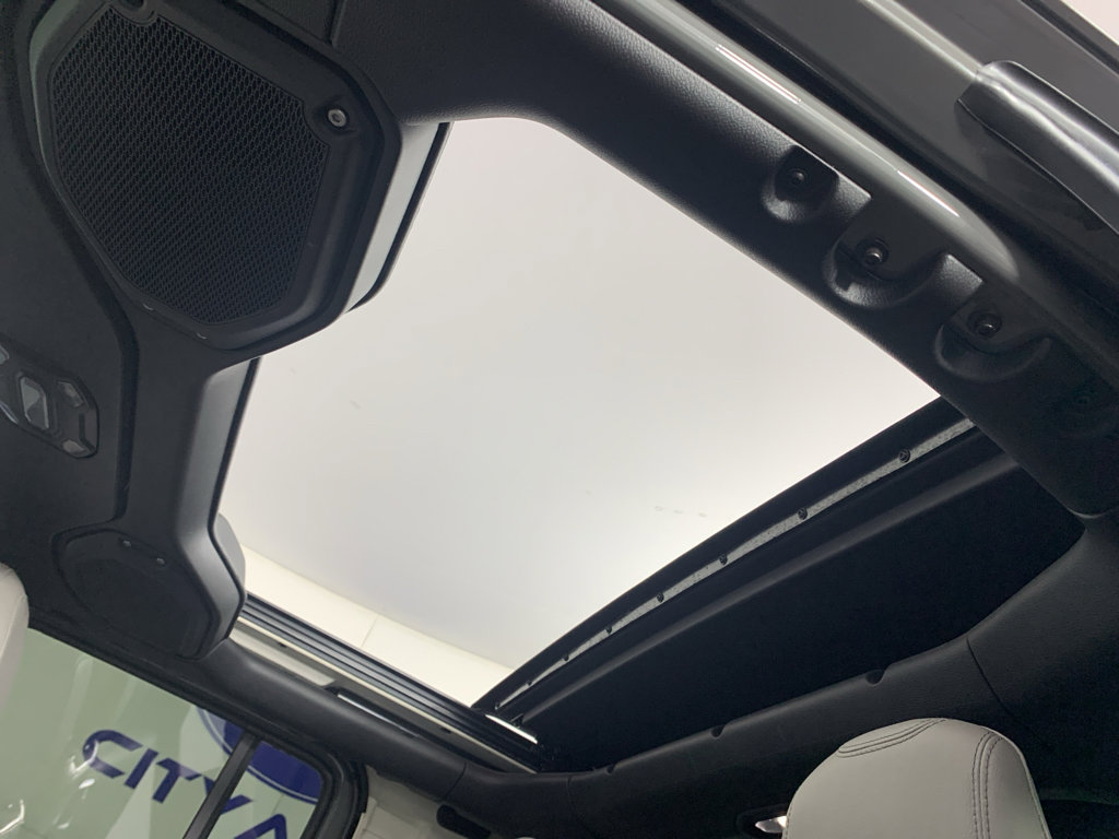 Used 2022 Jeep Wrangler Unlimited Sahara image 35