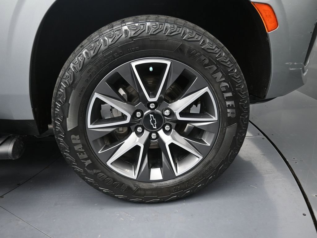 Used 2024 Chevrolet Tahoe Z71 w/ Off-Road Capability Package image 5
