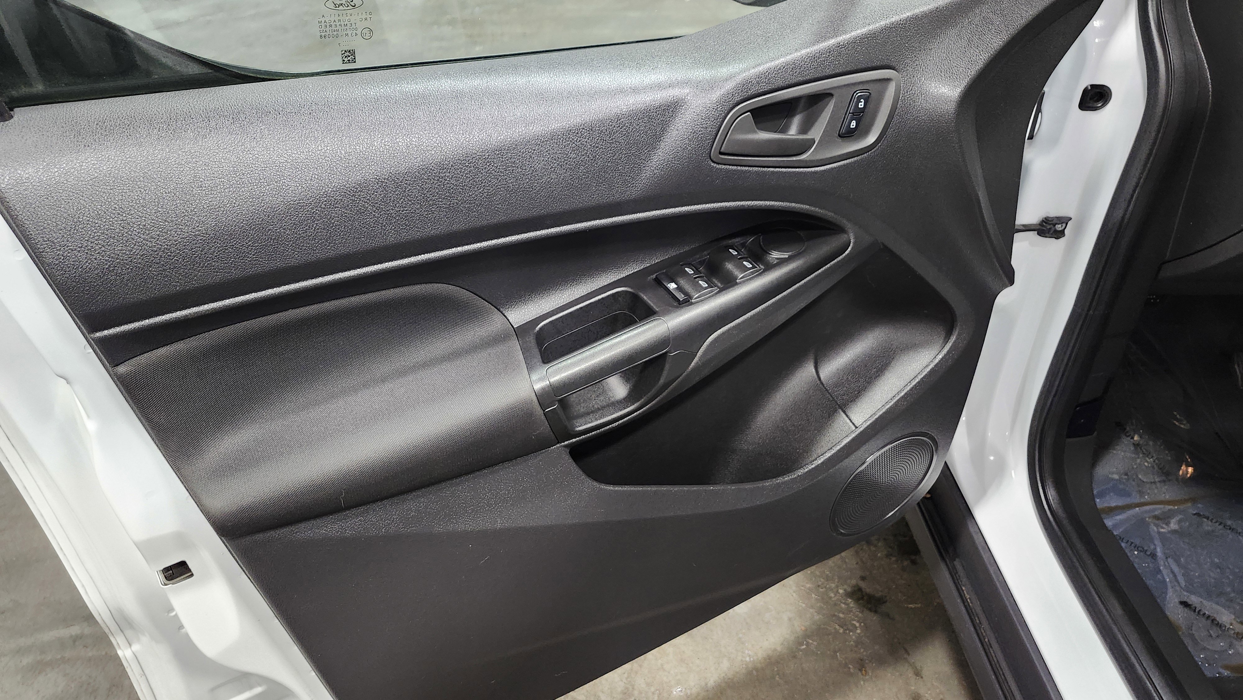 Used 2017 Ford Transit Connect XL image 21