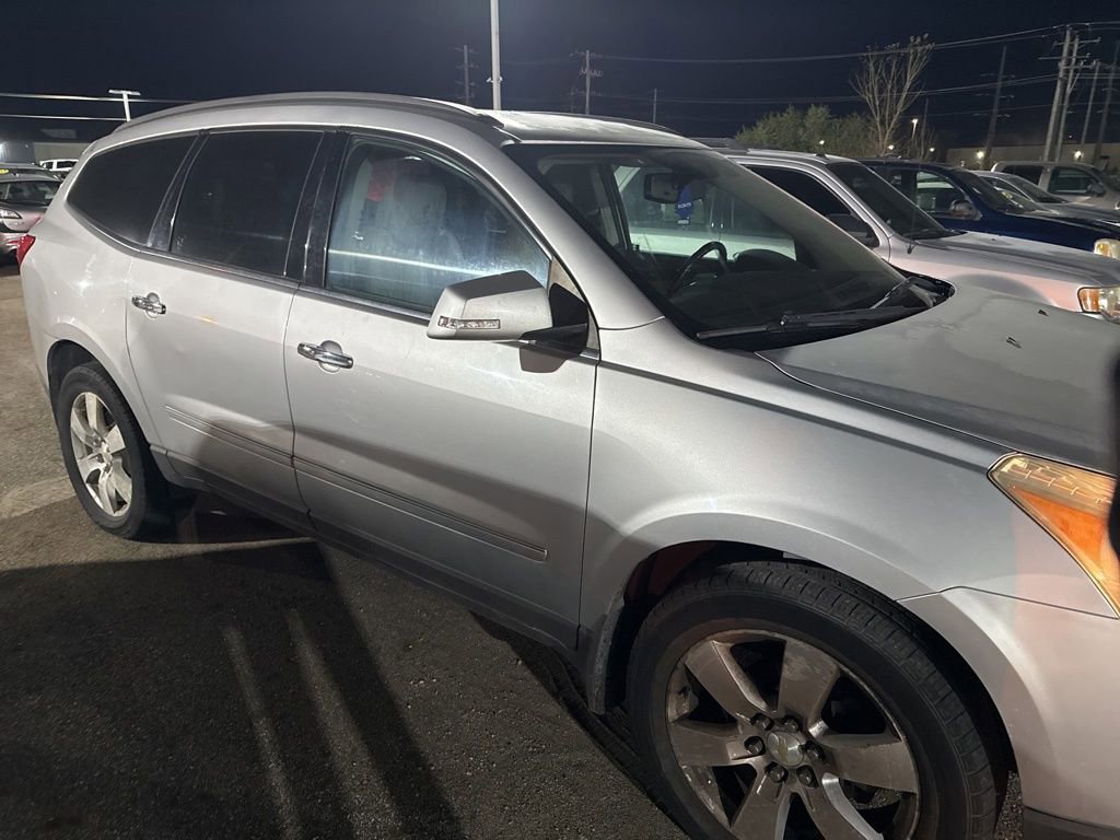 Used 2011 Chevrolet Traverse LTZ image 2
