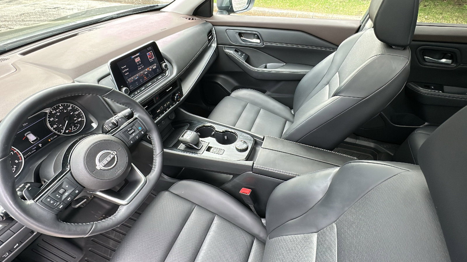 Certified 2023 Nissan Rogue SV w/ SV Premium B Package image 21