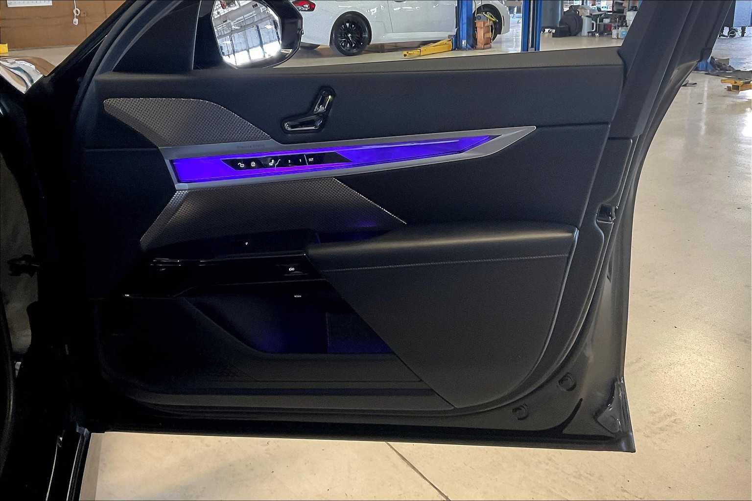 Used 2023 BMW i7 xDrive60 image 21