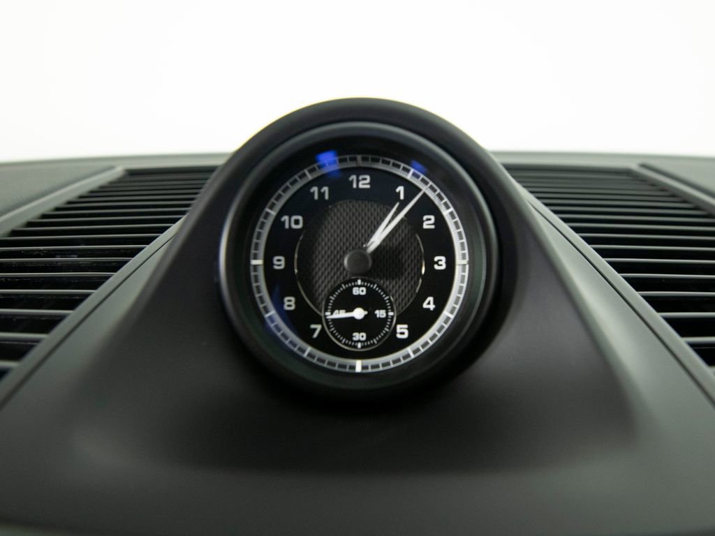 Certified 2025 Porsche Macan image 24