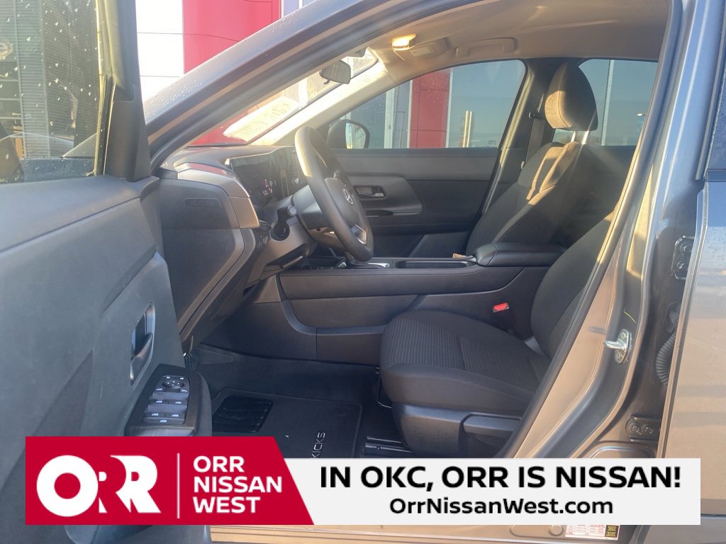Used 2025 Nissan Kicks S image 13