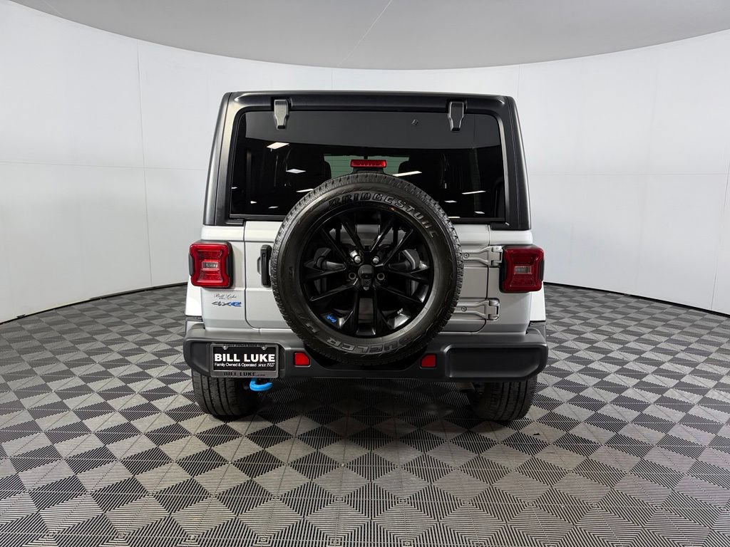 Used 2023 Jeep Wrangler Unlimited Sahara AWD/4WD image 8