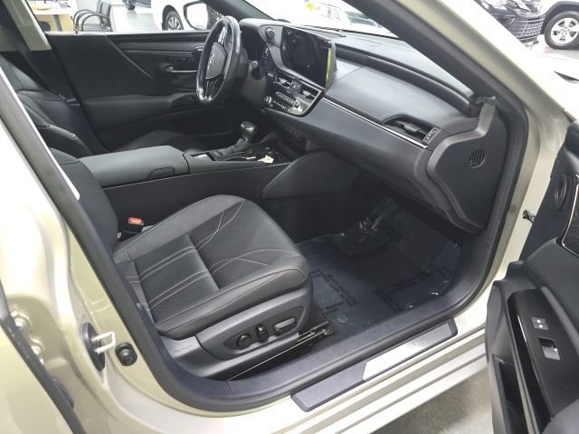 Used 2024 Lexus ES 350 Ultra Luxury w/ Accessory Package (Z2) FWD image 6