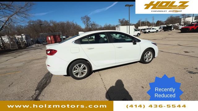 Used 2017 Chevrolet Cruze LT image 9