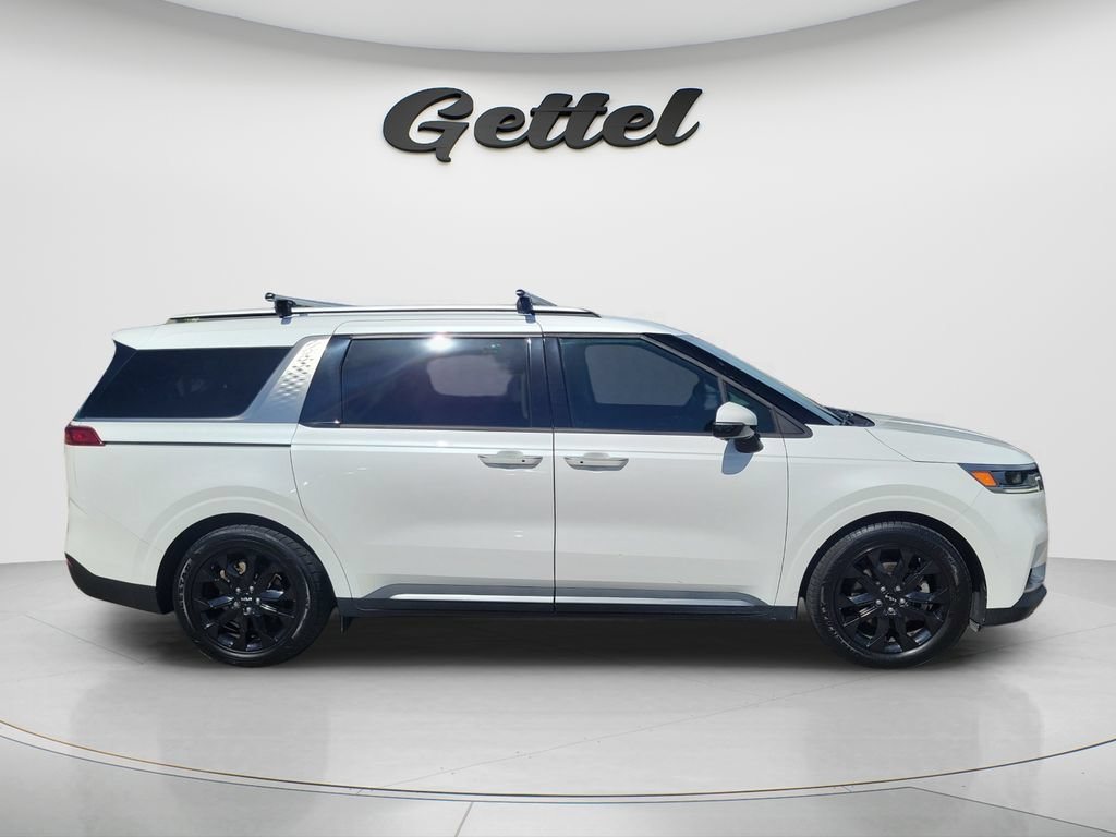Used 2023 Kia Carnival SX FWD image 4