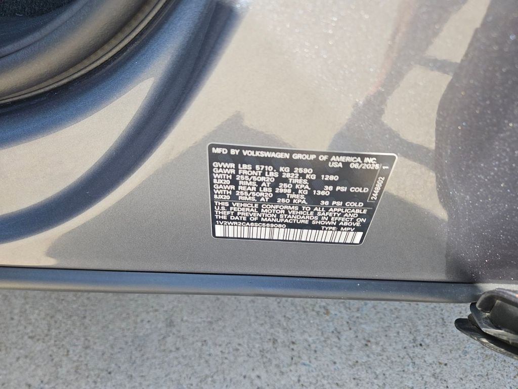 Used 2025 Volkswagen Atlas SE image 29