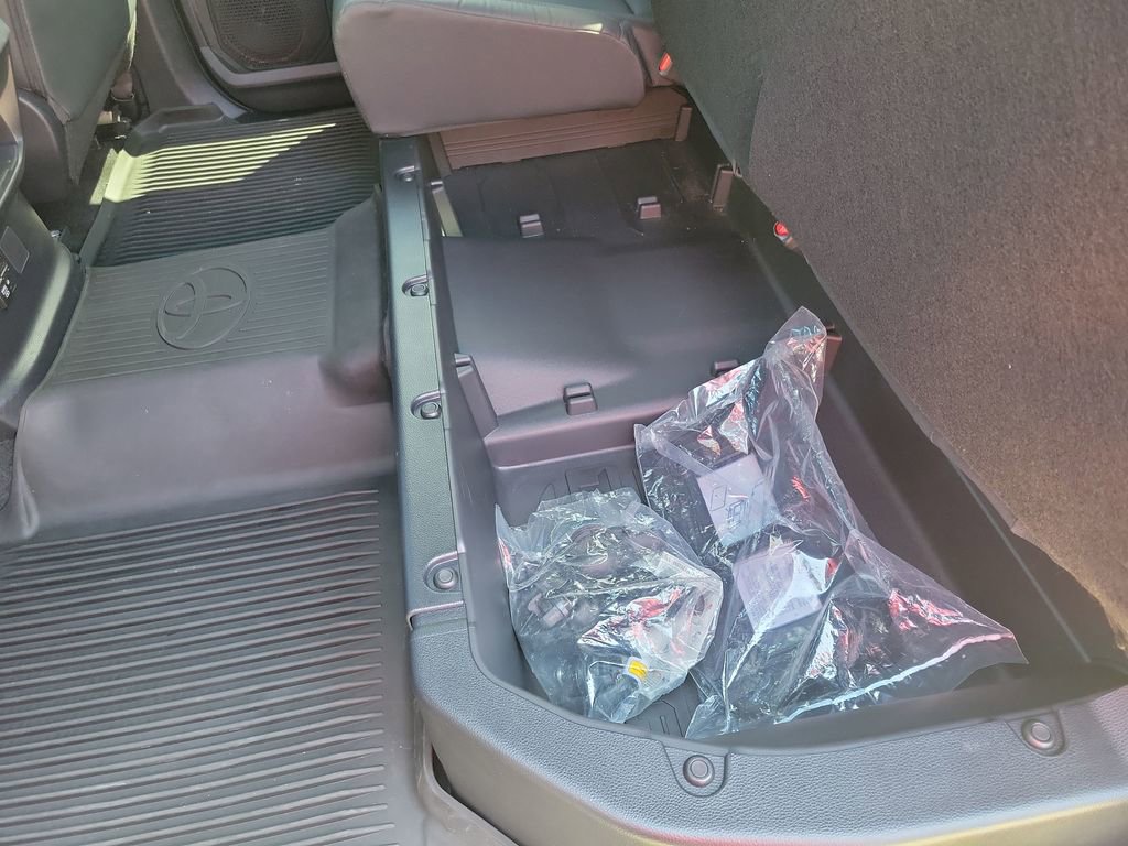 Used 2025 Toyota Tundra Limited image 29