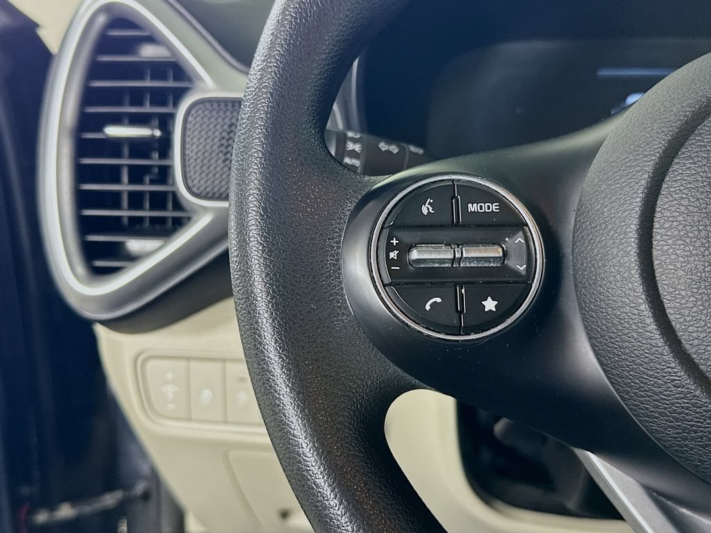Used 2023 Kia Soul LX w/ LX Technology Package FWD image 19