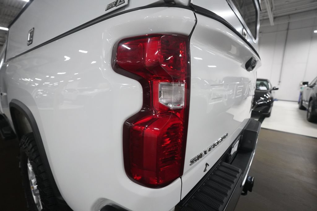 Used 2024 Chevrolet Silverado 2500 LT w/ Convenience Package AWD/4WD image 9