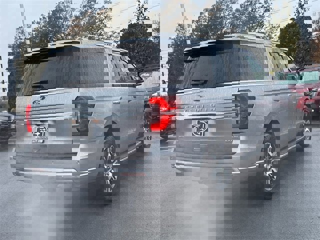 Used 2022 Ford Expedition Max Limited image 3