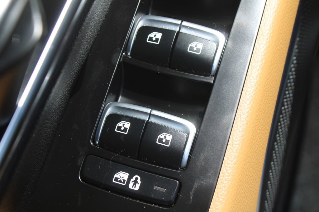 Used 2022 Kia Telluride SX w/ Towing Package FWD image 21