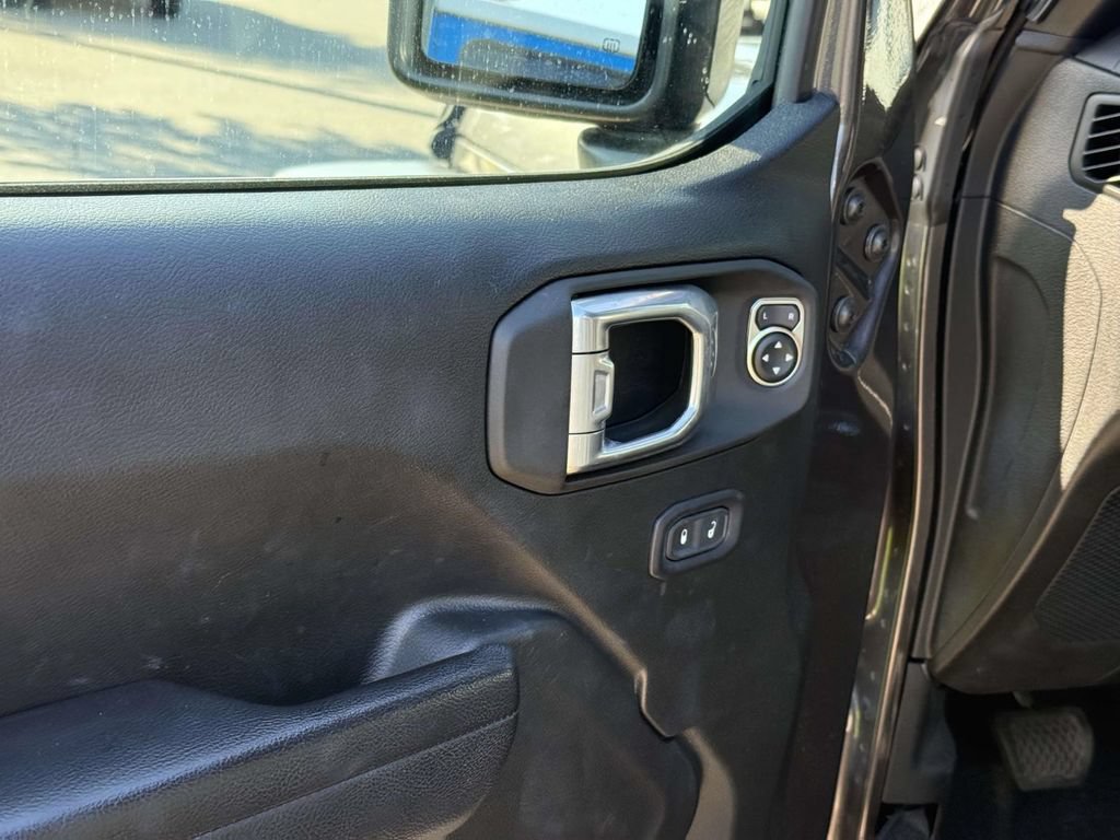 Used 2021 Jeep Wrangler Sport AWD/4WD image 32