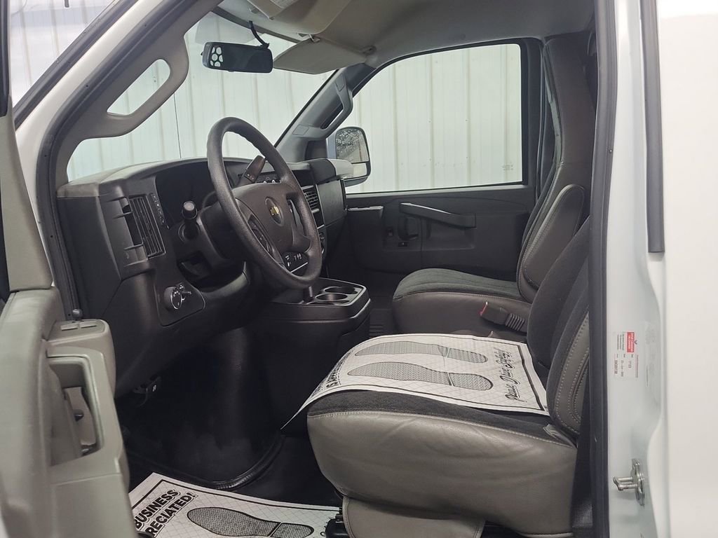 Used 2024 Chevrolet Express 2500 w/ Driver Convenience Package image 3