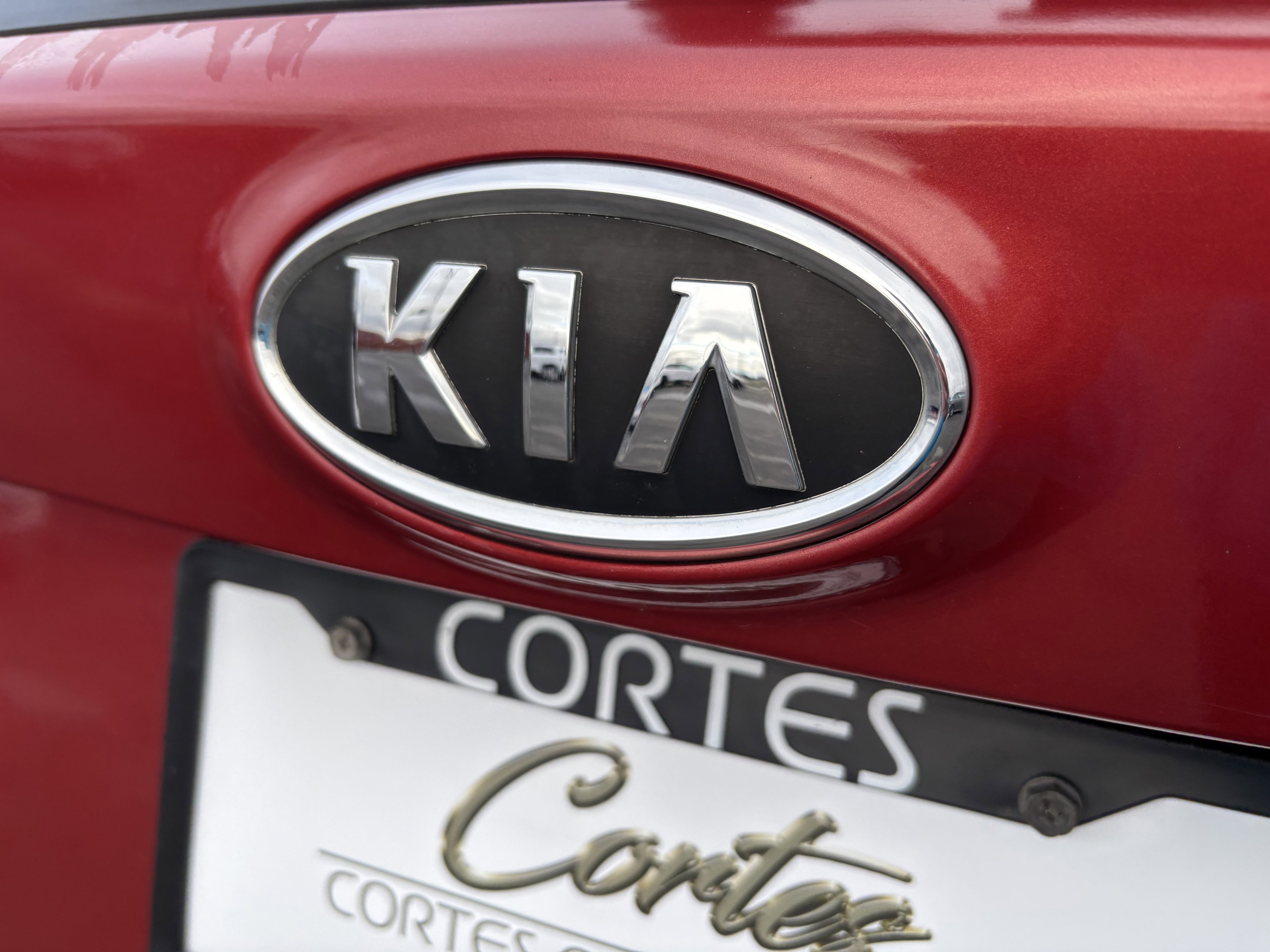 Used 2007 Kia Rondo LX w/ Convenience Pkg image 10