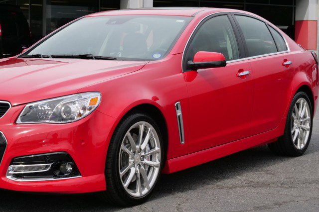 Used 2015 Chevrolet SS / 6.2L V8 / Sunroof / Heated & image 44