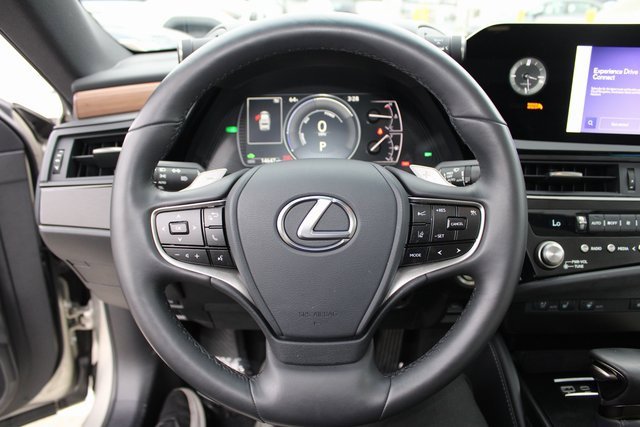 Certified 2025 Lexus ES 300h w/ Premium Package image 16