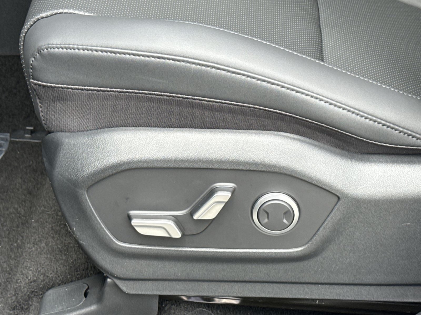 New 2026 Hyundai Santa Fe SEL FWD image 14