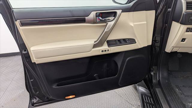 Used 2020 Lexus GX 460 Premium w/ Premium Package AWD/4WD image 13