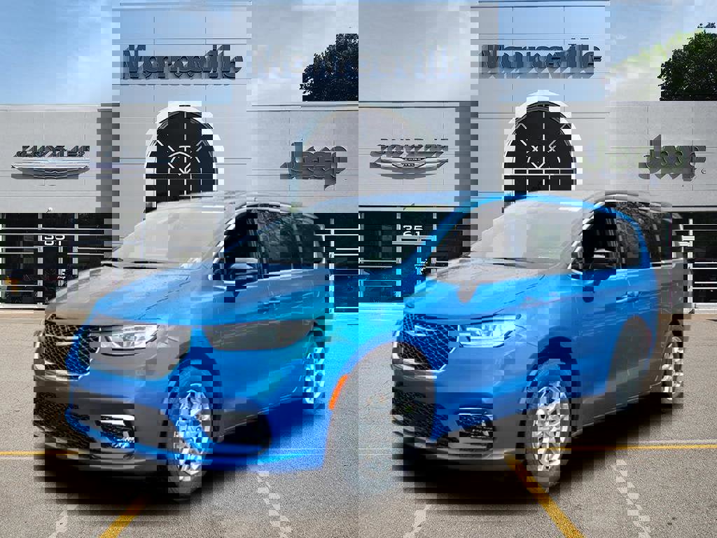 New 2026 Chrysler Pacifica Select