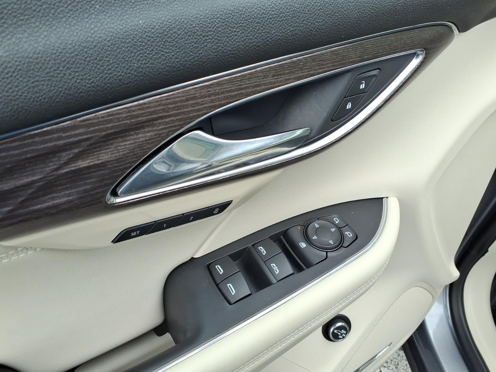 Certified 2022 Buick Envision Avenir w/ Technology Package II AWD/4WD image 21