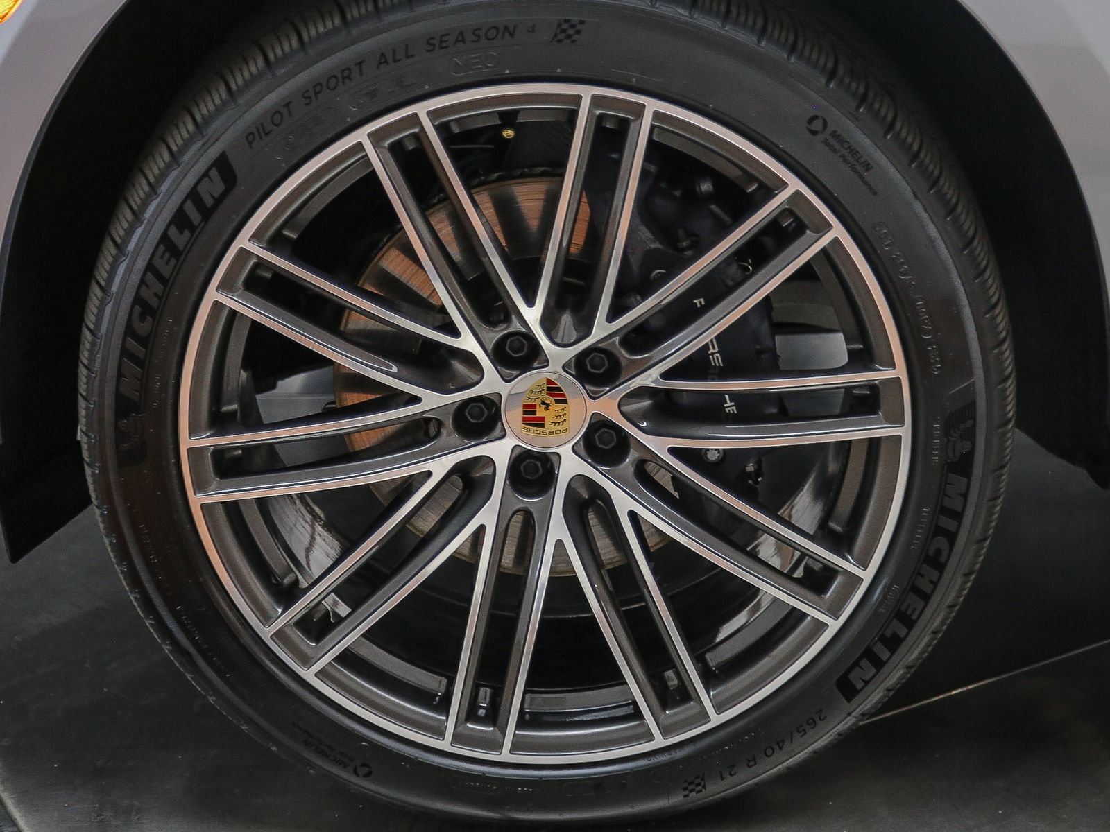 Certified 2026 Porsche Macan AWD/4WD image 13