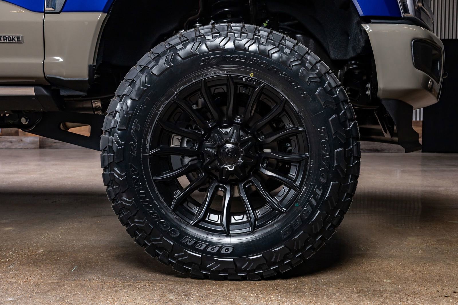 Used 2026 Ford F350 King Ranch w/ FX4 Off-Road Package image 12