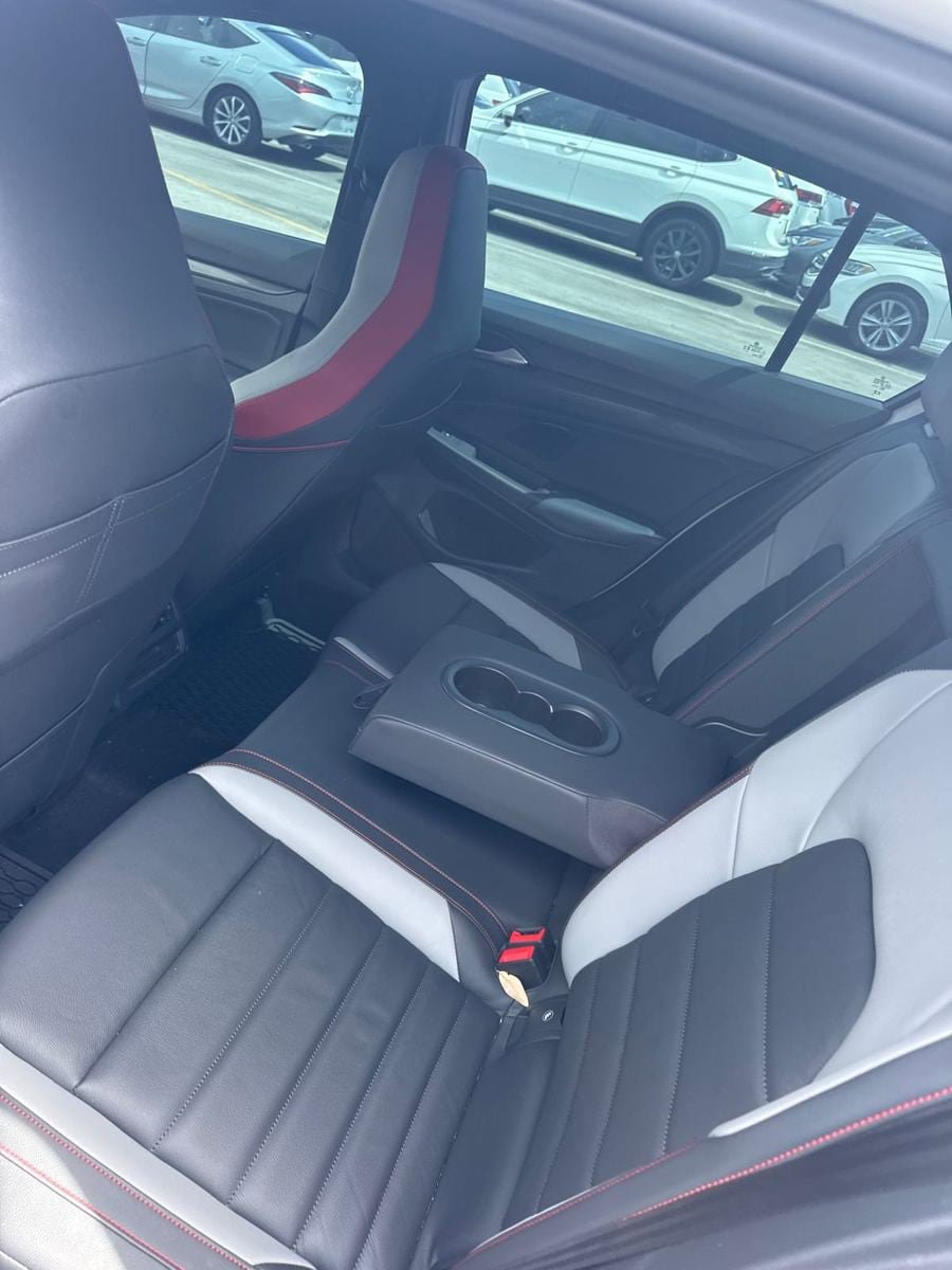 Used 2024 Volkswagen GTI SE FWD image 7