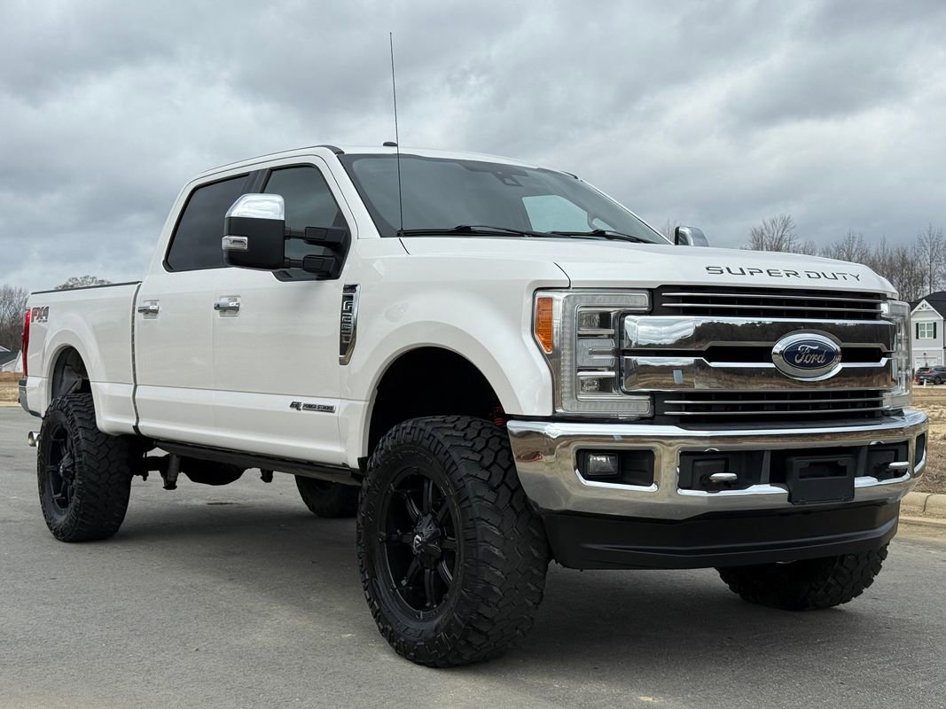 Used 2017 Ford F250 Lariat w/ Lariat Ultimate Package image 3