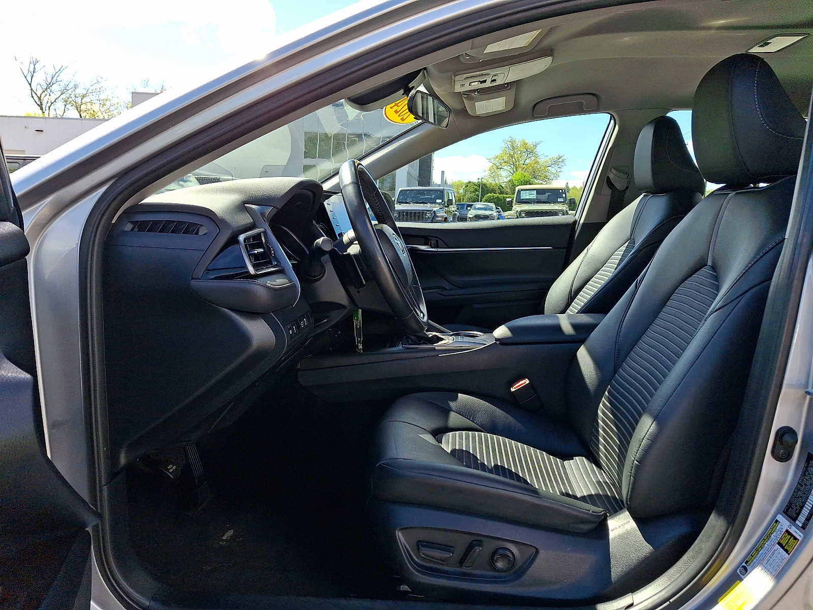 Used 2024 Toyota Camry SE FWD image 13