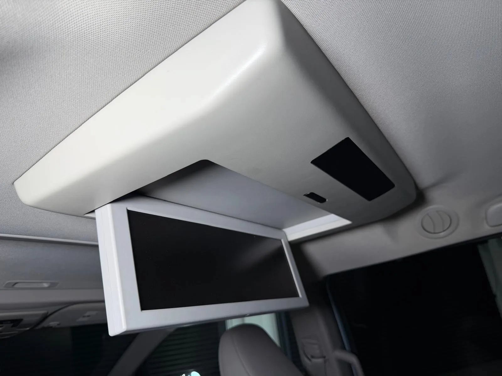 Used 2015 Toyota Sienna XLE Premium FWD image 17