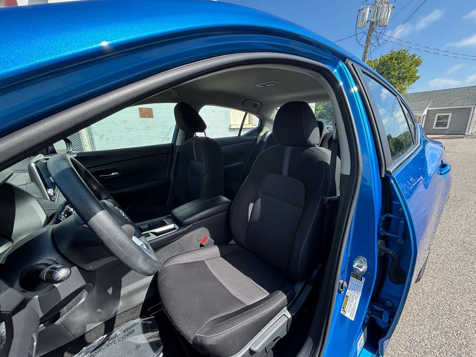 Used 2025 Nissan Sentra SV FWD image 29