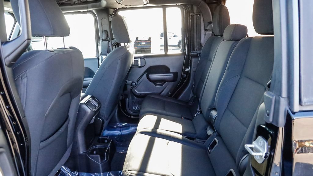 Used 2021 Jeep Gladiator Sport AWD/4WD image 23