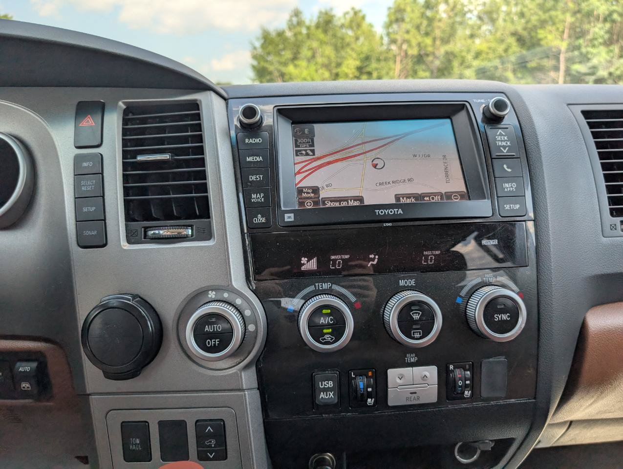 Used 2013 Toyota Sequoia Platinum RWD image 16