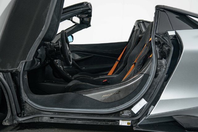 Used 2022 McLaren 765LT RWD image 16