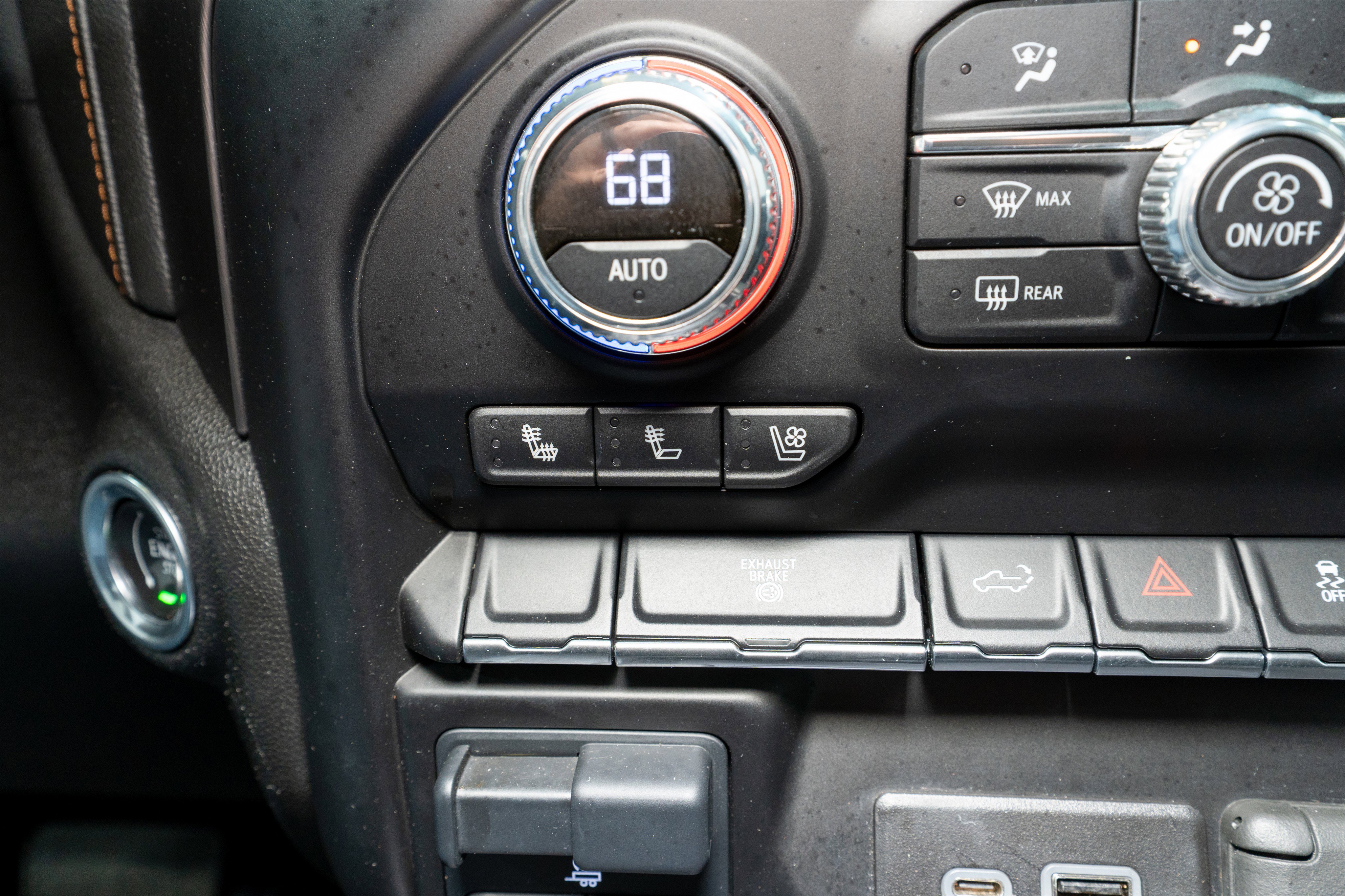 Used 2023 GMC Sierra 2500 AT4 image 24