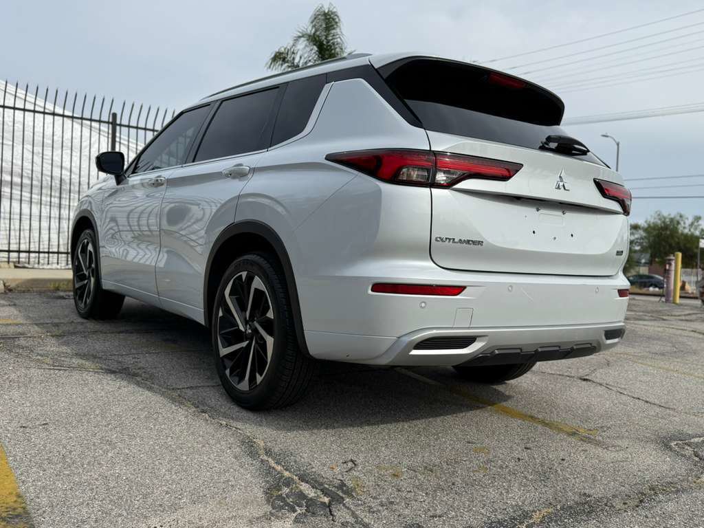 Used 2022 Mitsubishi Outlander SEL image 11