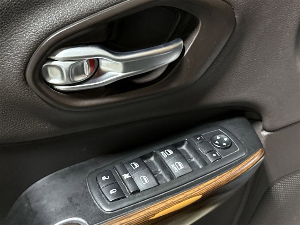 Used 2014 Jeep Cherokee Trailhawk w/ Comfort/Convenience Group image 21