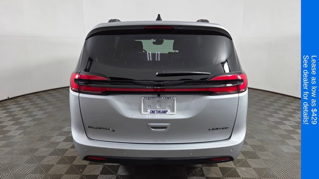 New 2026 Chrysler Pacifica Limited FWD image 6