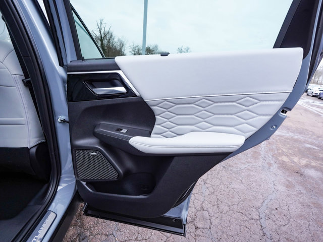 New 2026 Mitsubishi Outlander SEL AWD/4WD image 14