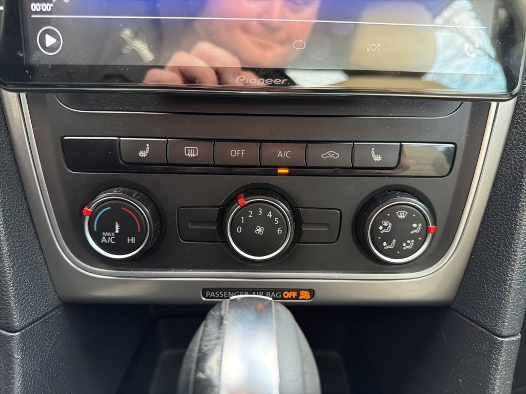 Used 2014 Volkswagen Passat 1.8T Wolfsburg Edition image 18