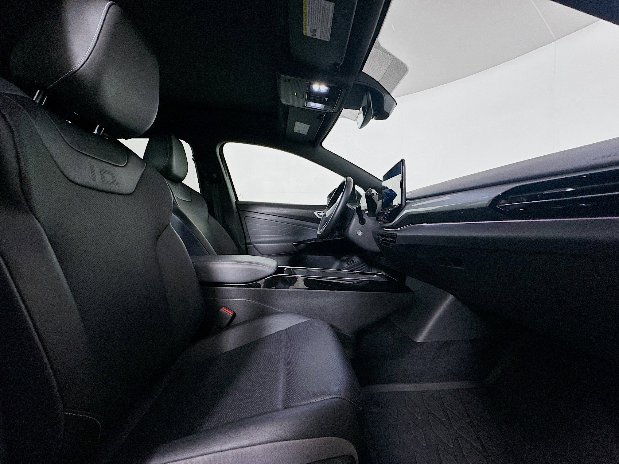 Used 2023 Volkswagen ID.4 Pro S Plus AWD/4WD image 33