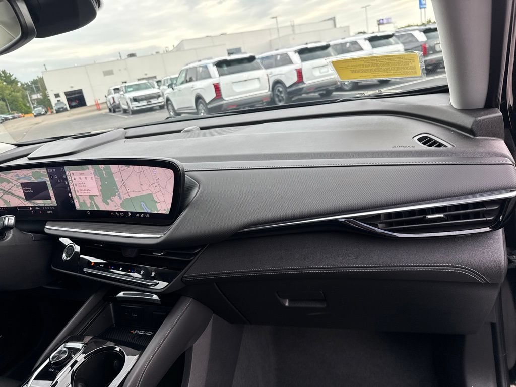 Used 2025 Buick Envision Preferred AWD/4WD image 25