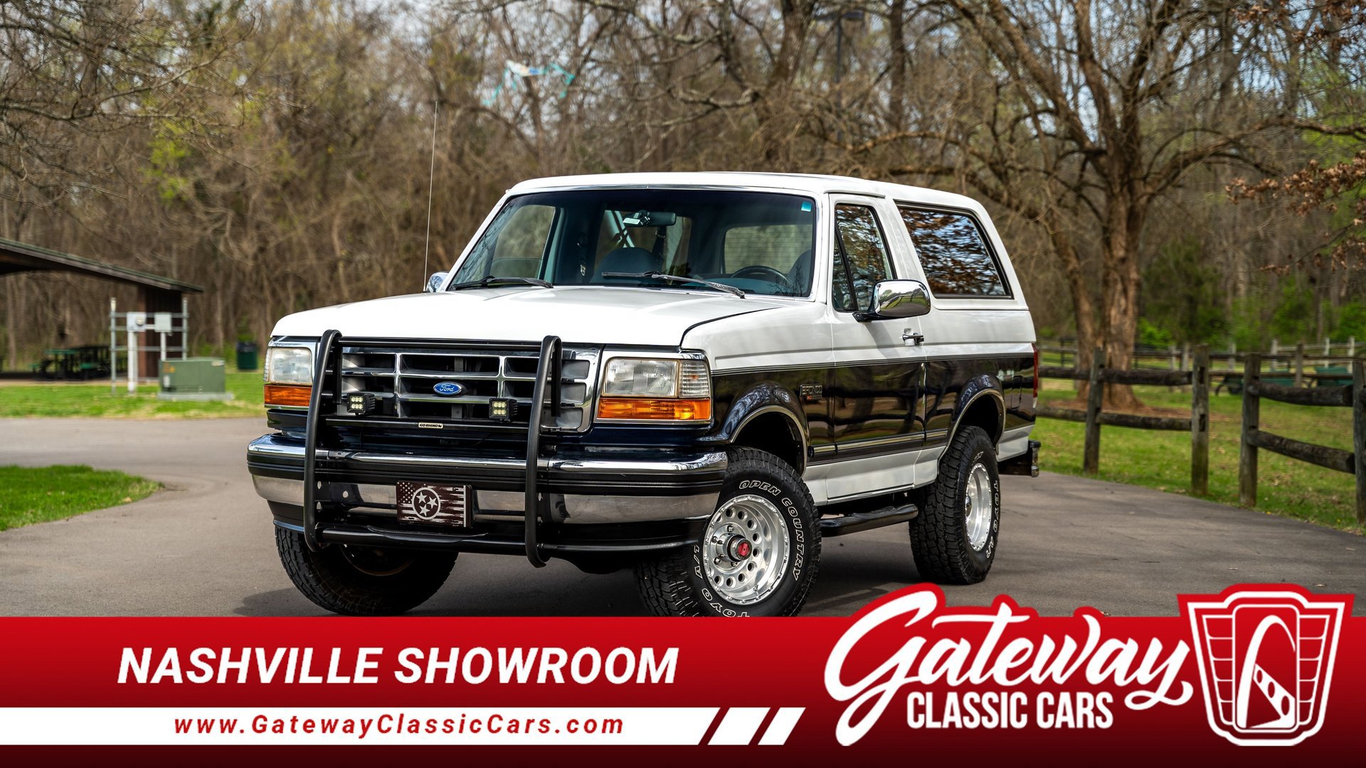 Used 1993 Ford Bronco XLT image 1